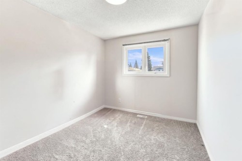 26 Otterbury Avenue, Red Deer, AB - Indoor Photo Showing Other Room