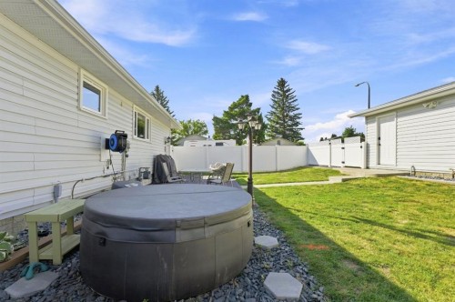 26 Otterbury Avenue, Red Deer, AB - Outdoor