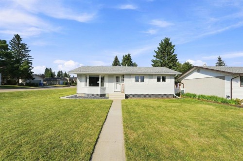 26 Otterbury Avenue, Red Deer, AB - Outdoor