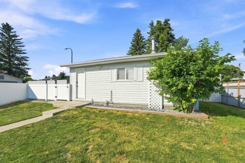 26 Otterbury Avenue, Red Deer, AB - Outdoor