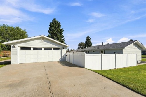 26 Otterbury Avenue, Red Deer, AB - Outdoor