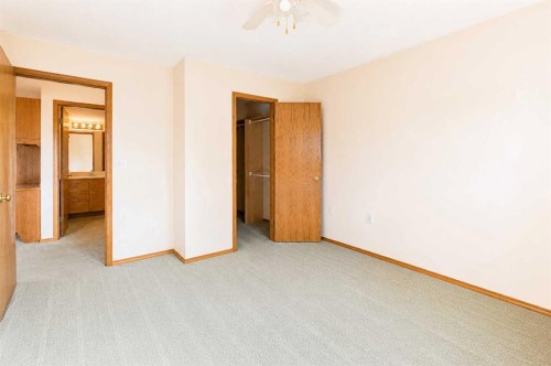 28 Dale Close, Red Deer, AB - Indoor Photo Showing Other Room