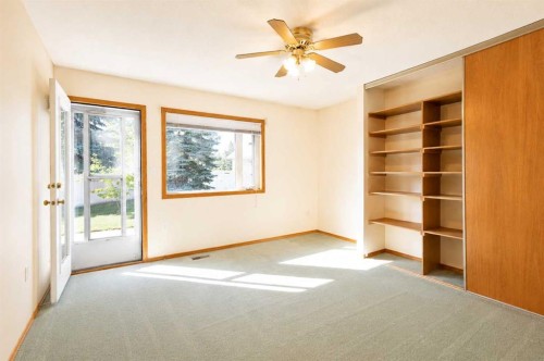 28 Dale Close, Red Deer, AB - Indoor Photo Showing Other Room