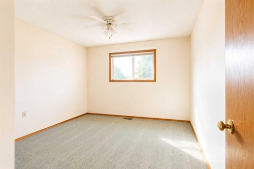 28 Dale Close, Red Deer, AB - Indoor Photo Showing Other Room