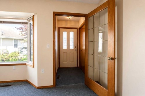 28 Dale Close, Red Deer, AB - Indoor Photo Showing Other Room