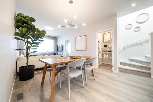 520 Tekarra Drive Nw, Calgary, AB - Indoor Photo Showing Dining Room