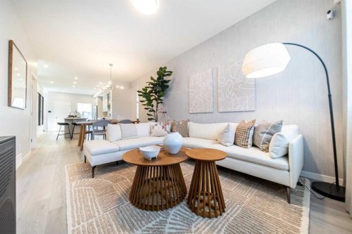 520 Tekarra Drive Nw, Calgary, AB - Indoor Photo Showing Living Room