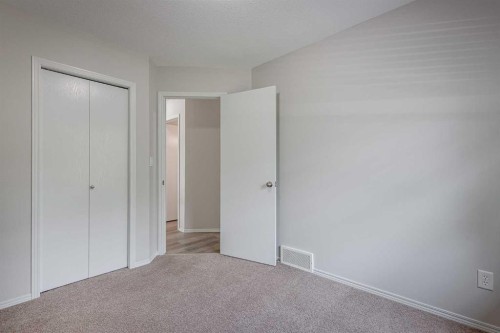 42 Westglen Boulevard, Blackfalds, AB - Indoor Photo Showing Other Room