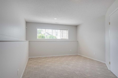42 Westglen Boulevard, Blackfalds, AB - Indoor Photo Showing Other Room
