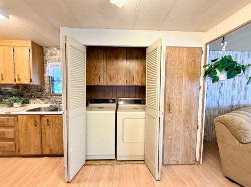 5039 51 Avenue, Caroline, AB - Indoor Photo Showing Laundry Room