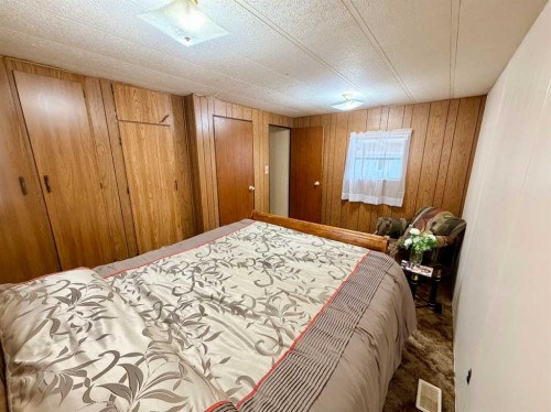 5039 51 Avenue, Caroline, AB - Indoor Photo Showing Bedroom