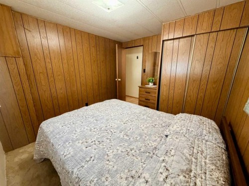 5039 51 Avenue, Caroline, AB - Indoor Photo Showing Bedroom