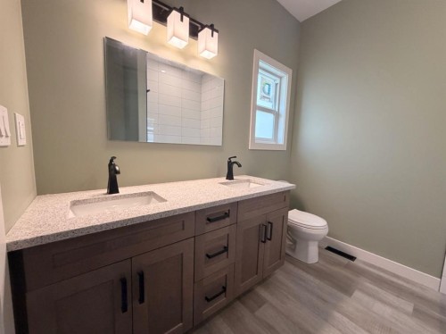 114 Alberta Street, Kingman, AB - Indoor Photo Showing Bathroom