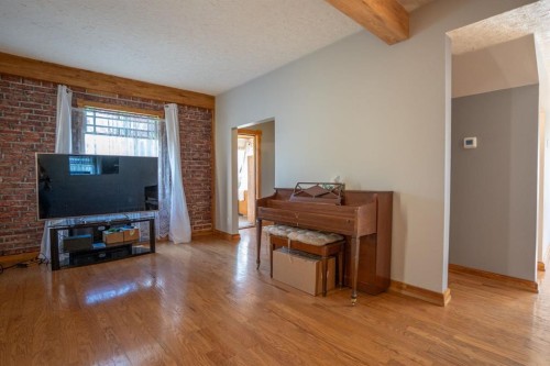 5307 50Th Ave, Lacombe, AB - Indoor