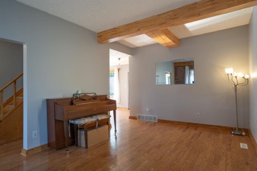 5307 50Th Ave, Lacombe, AB - Indoor Photo Showing Other Room