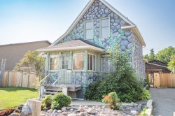 5307 50th Ave Lacombe, AB T4L 1B4
