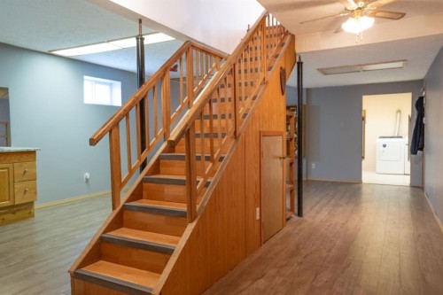 5307 50Th Ave, Lacombe, AB - Indoor Photo Showing Other Room