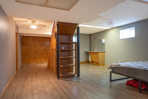 5307 50Th Ave, Lacombe, AB - Indoor
