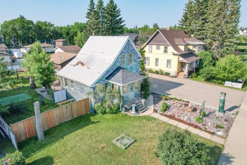 5307 50Th Ave, Lacombe, AB - Outdoor