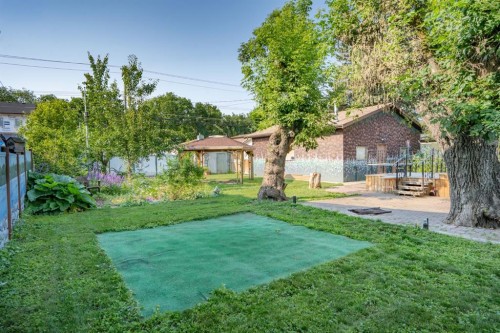 5307 50Th Ave, Lacombe, AB - Outdoor