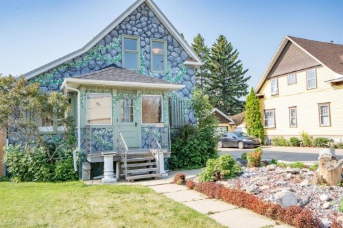 5307 50Th Ave, Lacombe, AB - Outdoor