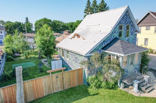 5307 50Th Ave, Lacombe, AB - Outdoor