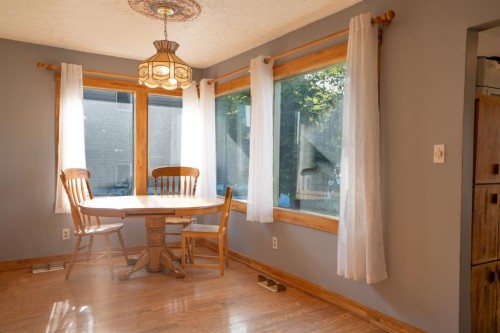 5307 50Th Ave, Lacombe, AB - Indoor Photo Showing Dining Room