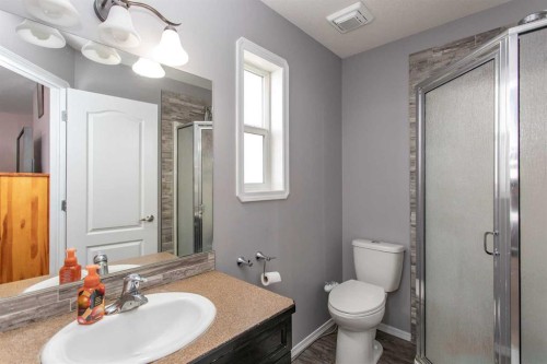 71 Vanier Drive, Red Deer, AB - Indoor Photo Showing Bathroom
