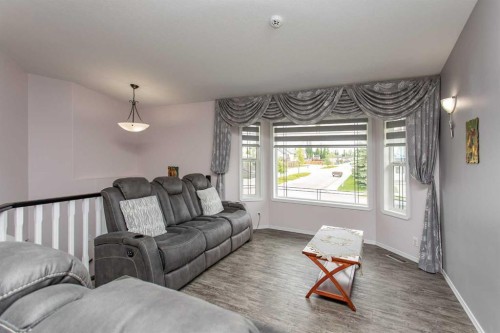 71 Vanier Drive, Red Deer, AB - Indoor Photo Showing Living Room
