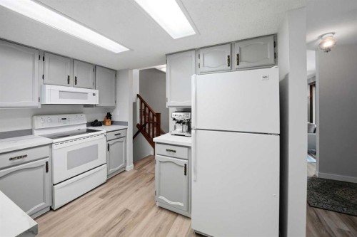 13 Spruce Drive, Lacombe, AB - Indoor Photo Showing Kitchen