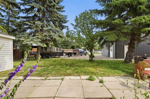 9 Stirling Close, Red Deer, AB - Outdoor