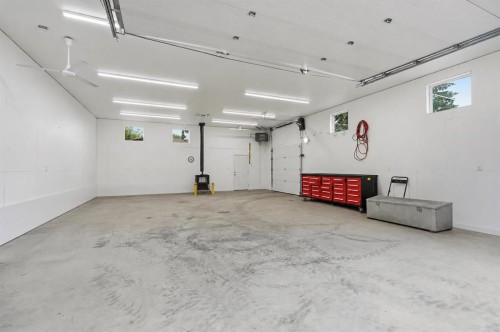 9 Stirling Close, Red Deer, AB - Indoor Photo Showing Garage