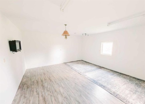 3219 Olson Street, Donalda, AB - Indoor Photo Showing Other Room
