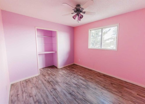 3219 Olson Street, Donalda, AB - Indoor Photo Showing Other Room