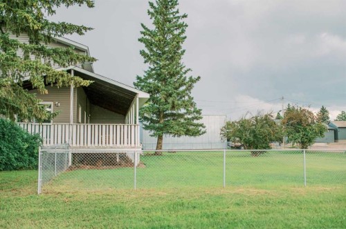 3219 Olson Street, Donalda, AB - Outdoor With Deck Patio Veranda