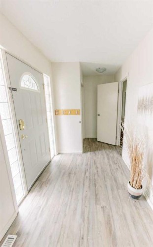 3219 Olson Street, Donalda, AB - Indoor