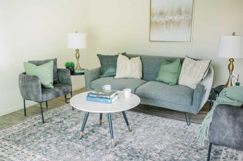 3219 Olson Street, Donalda, AB - Indoor Photo Showing Living Room