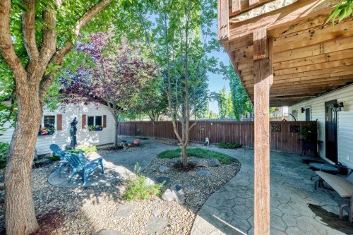 60 Arthur Close, Red Deer, AB - Outdoor