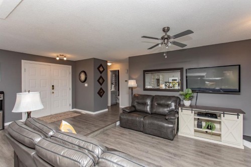 8 Caswell Close, Red Deer, AB - Indoor Photo Showing Living Room