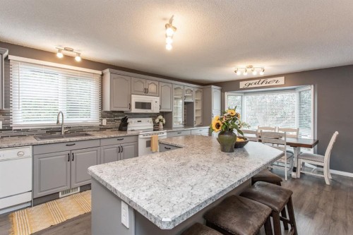 8 Caswell Close, Red Deer, AB - Indoor Photo Showing Kitchen