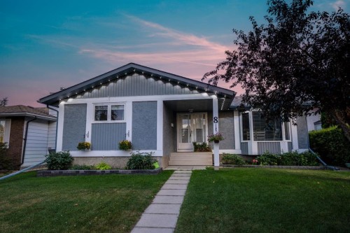 8 Caswell Close  Red Deer, AB T4P 2T6
