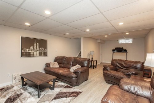 8 Caswell Close, Red Deer, AB - Indoor Photo Showing Other Room