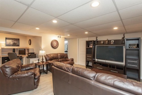 8 Caswell Close, Red Deer, AB - Indoor