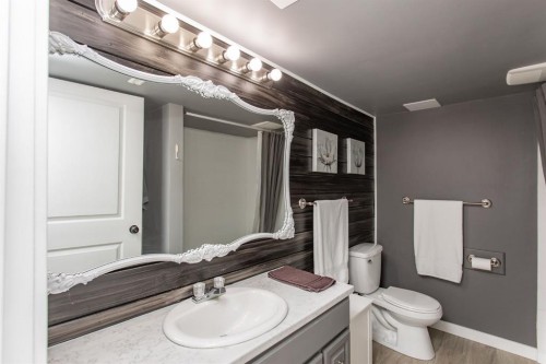 8 Caswell Close, Red Deer, AB - Indoor Photo Showing Bathroom