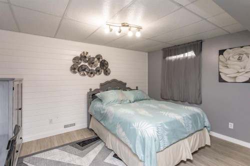 8 Caswell Close, Red Deer, AB - Indoor Photo Showing Bedroom