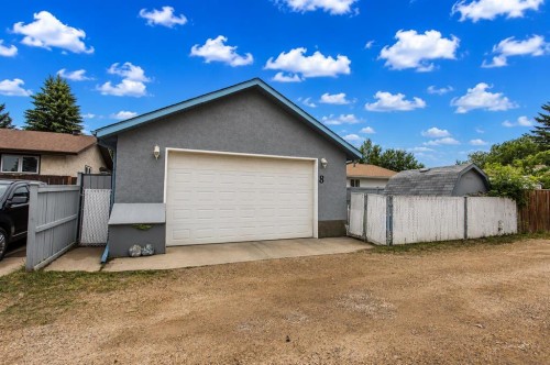 8 Caswell Close, Red Deer, AB - Outdoor With Exterior