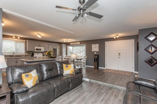 8 Caswell Close, Red Deer, AB - Indoor Photo Showing Living Room