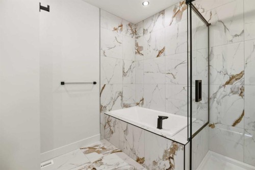 87 Linden Place, Rural Red Deer County, AB - Indoor Photo Showing Bathroom