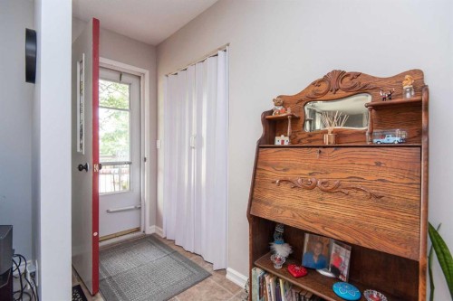 4606 51 Avenue, Bentley, AB - Indoor Photo Showing Other Room