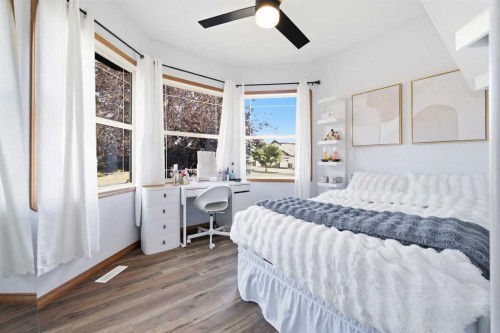 125 Ainsworth Crescent, Red Deer, AB - Indoor Photo Showing Bedroom